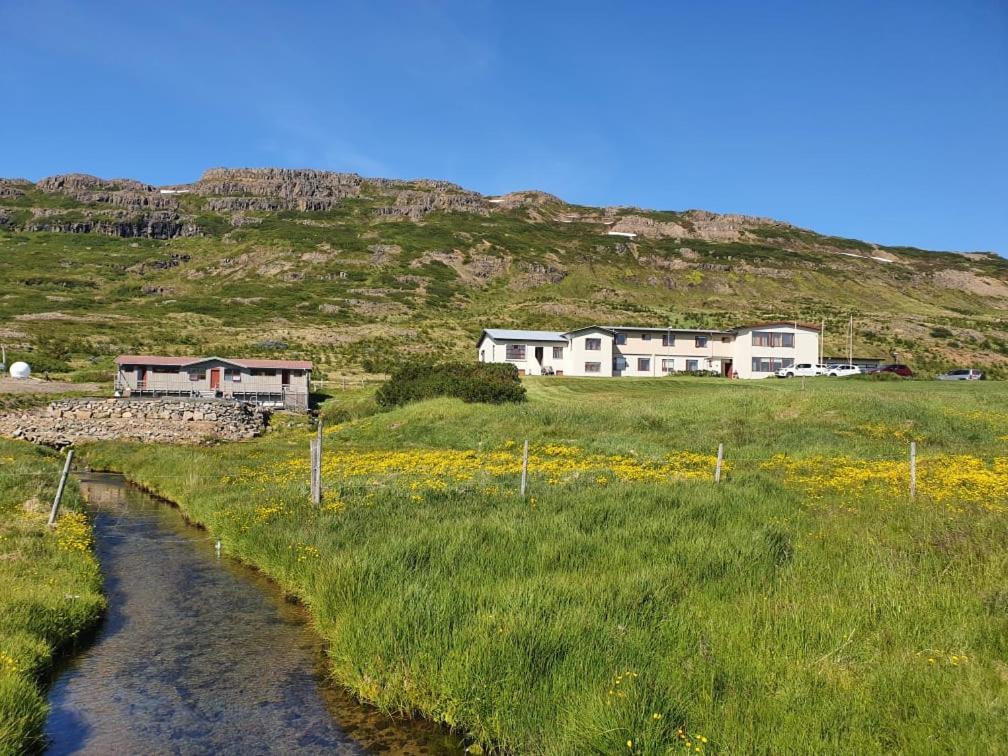 Hotel Laugarholl With Natural Hot Spring Holmavik Eksteriør billede
