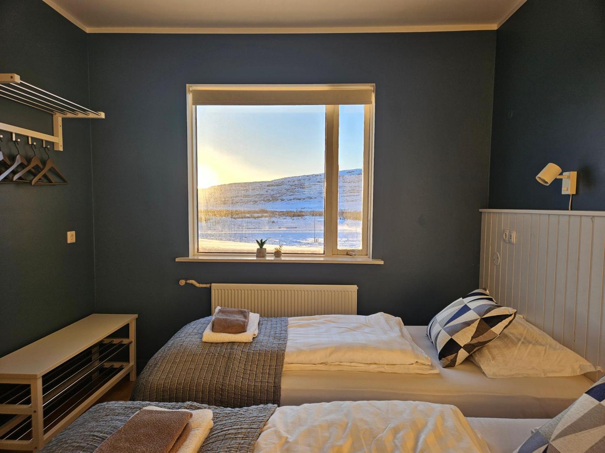 Hotel Laugarholl With Natural Hot Spring Holmavik Eksteriør billede