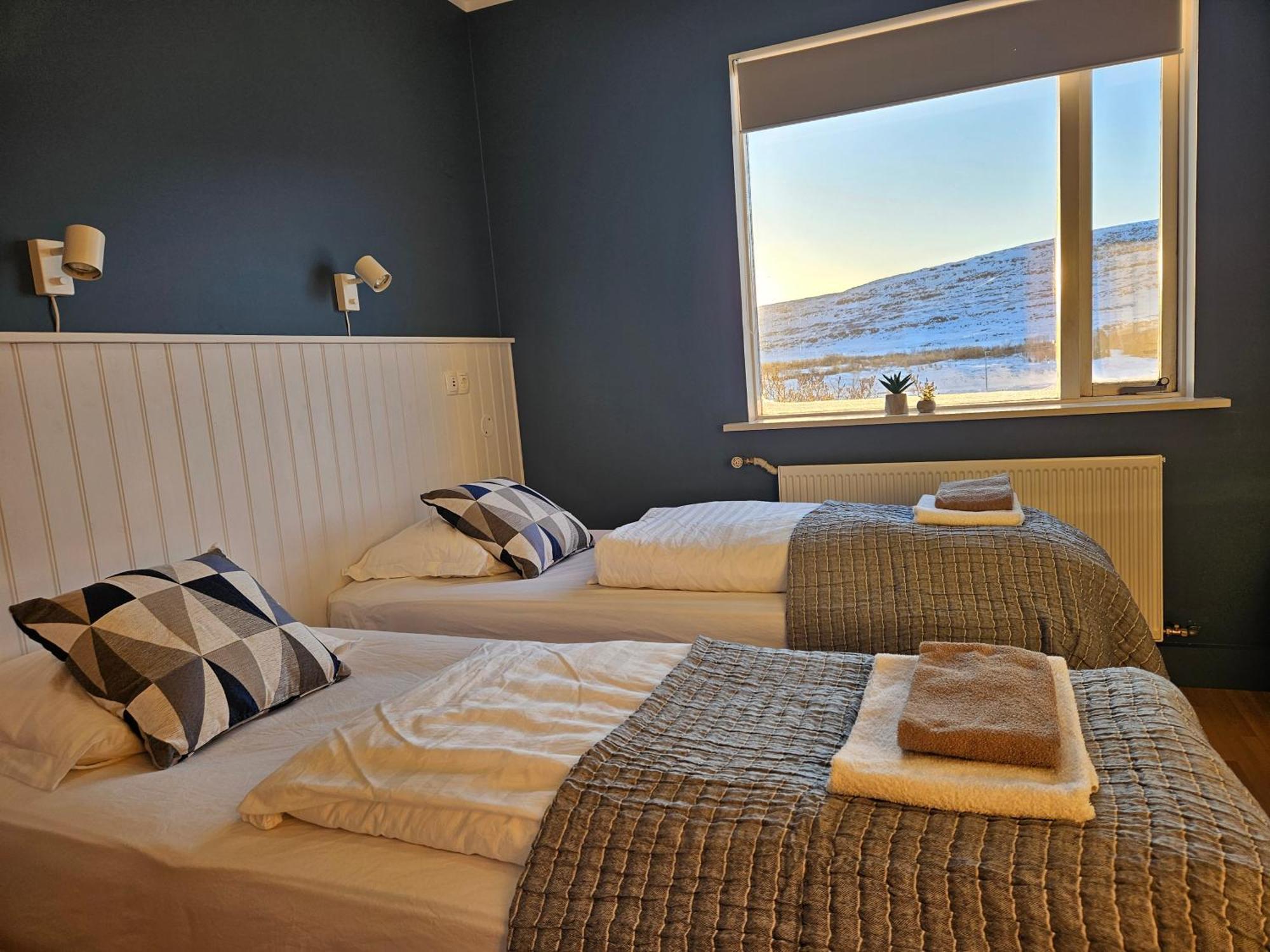 Hotel Laugarholl With Natural Hot Spring Holmavik Eksteriør billede